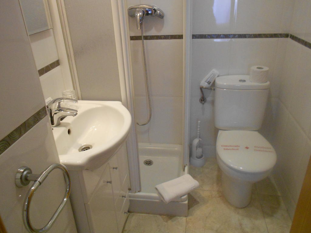 Hostal Ca La Irene Sant Vicens De Castellet Стая снимка