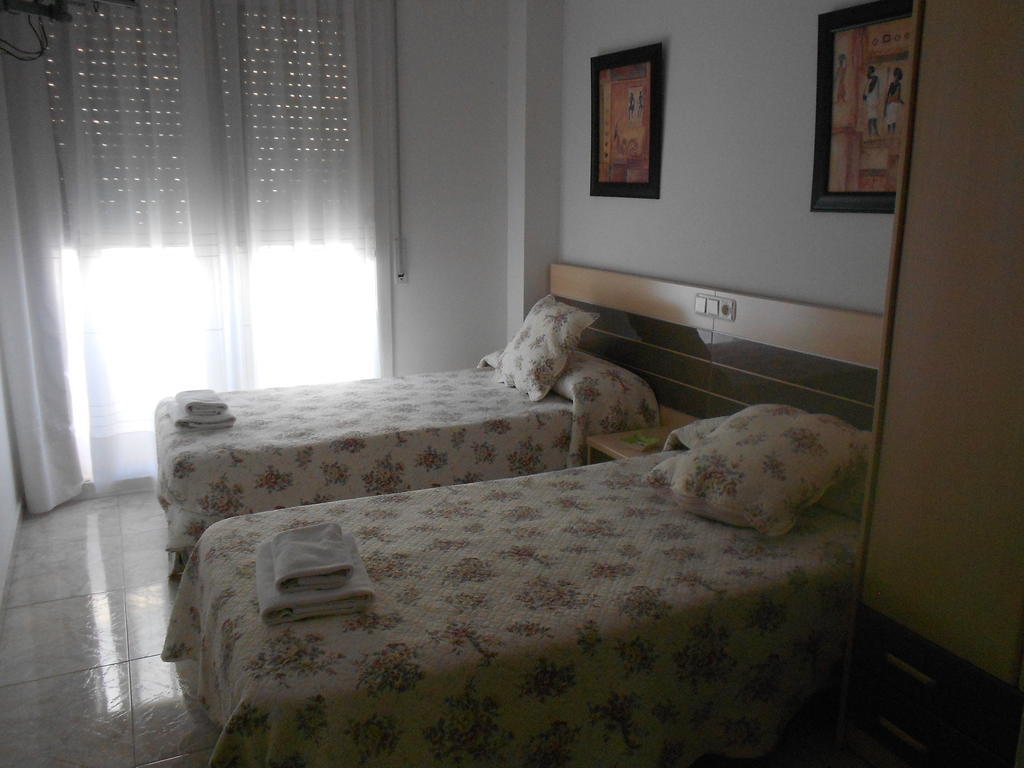 Hostal Ca La Irene Sant Vicens De Castellet Стая снимка